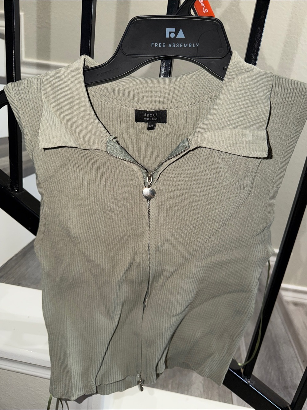debut Ribbed Zip-Front Tank Top in Sage Green m/L